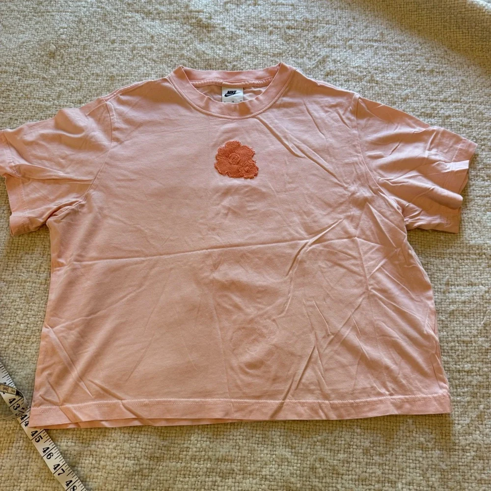 Peach Nike Cropped Mama Tee xs/s